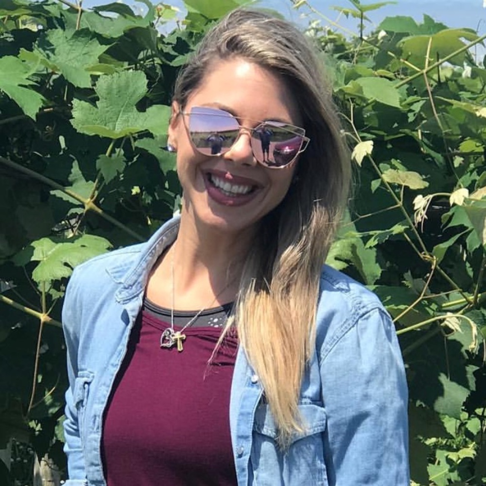 Meet your Posher, Mia